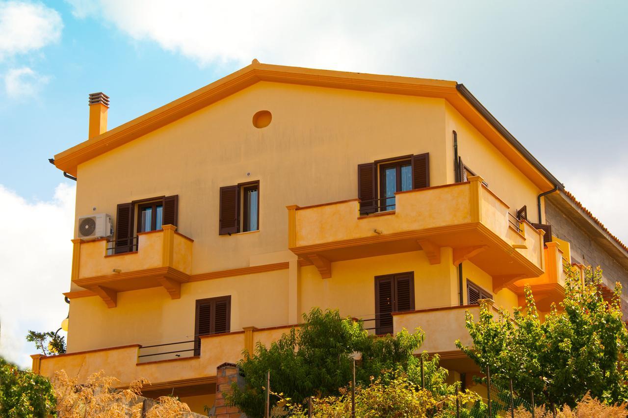 Casa Vacanze Sandalia Bosa Εξωτερικό φωτογραφία